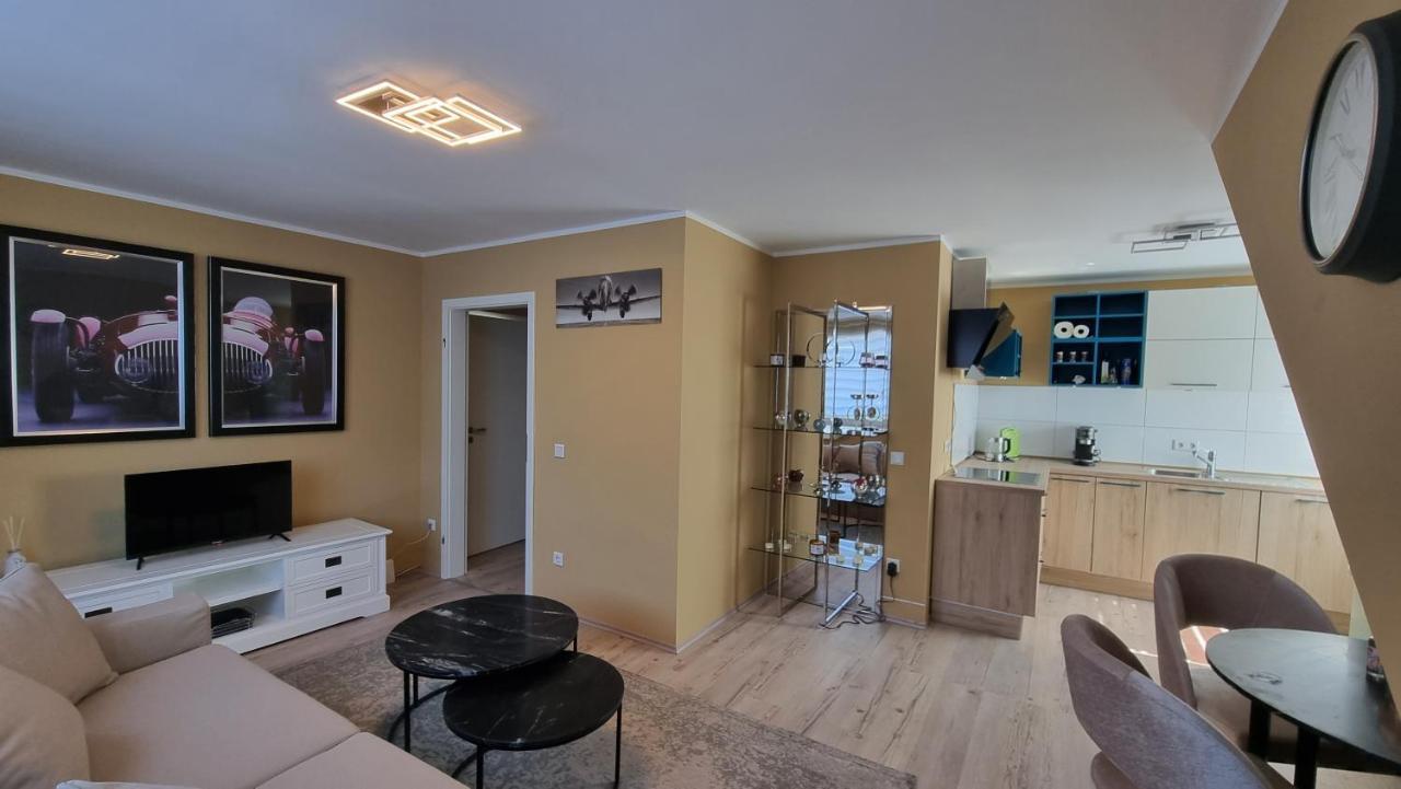 Apartment Lovely 2-bedroom Unit In Duesseldorf Tastefully Furnished Düsseldorf