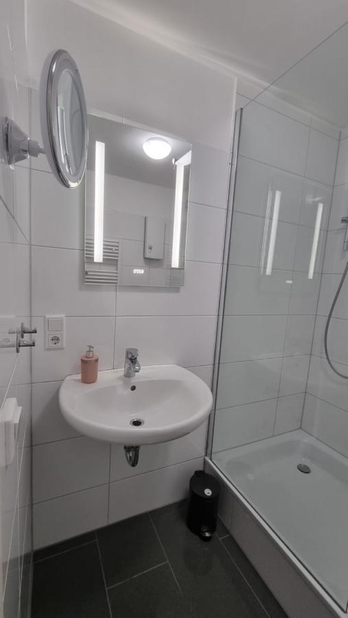 Lovely 2-bedroom Unit In Duesseldorf Tastefully Furnished * Düsseldorf