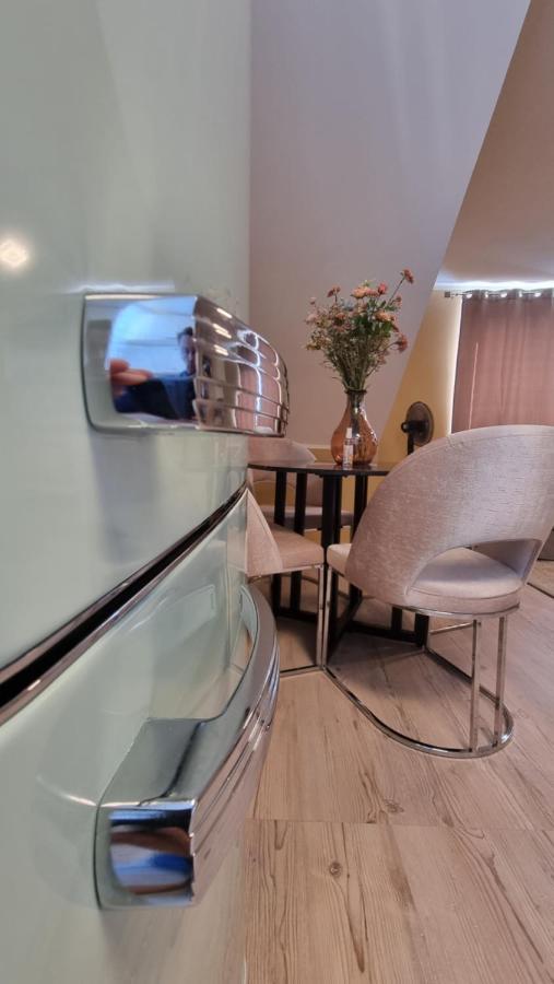 Lovely 2-bedroom Unit In Duesseldorf Tastefully Furnished Düsseldorf